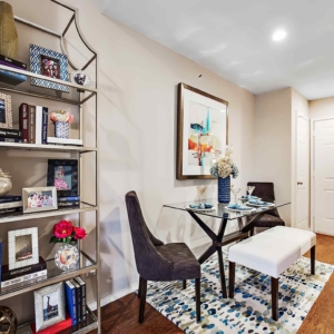 Dining and entrance in premium model at Tonti lakeside